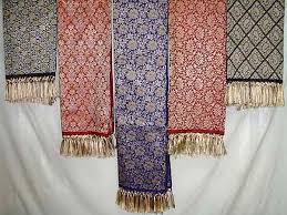 TEXTILE SHAWL